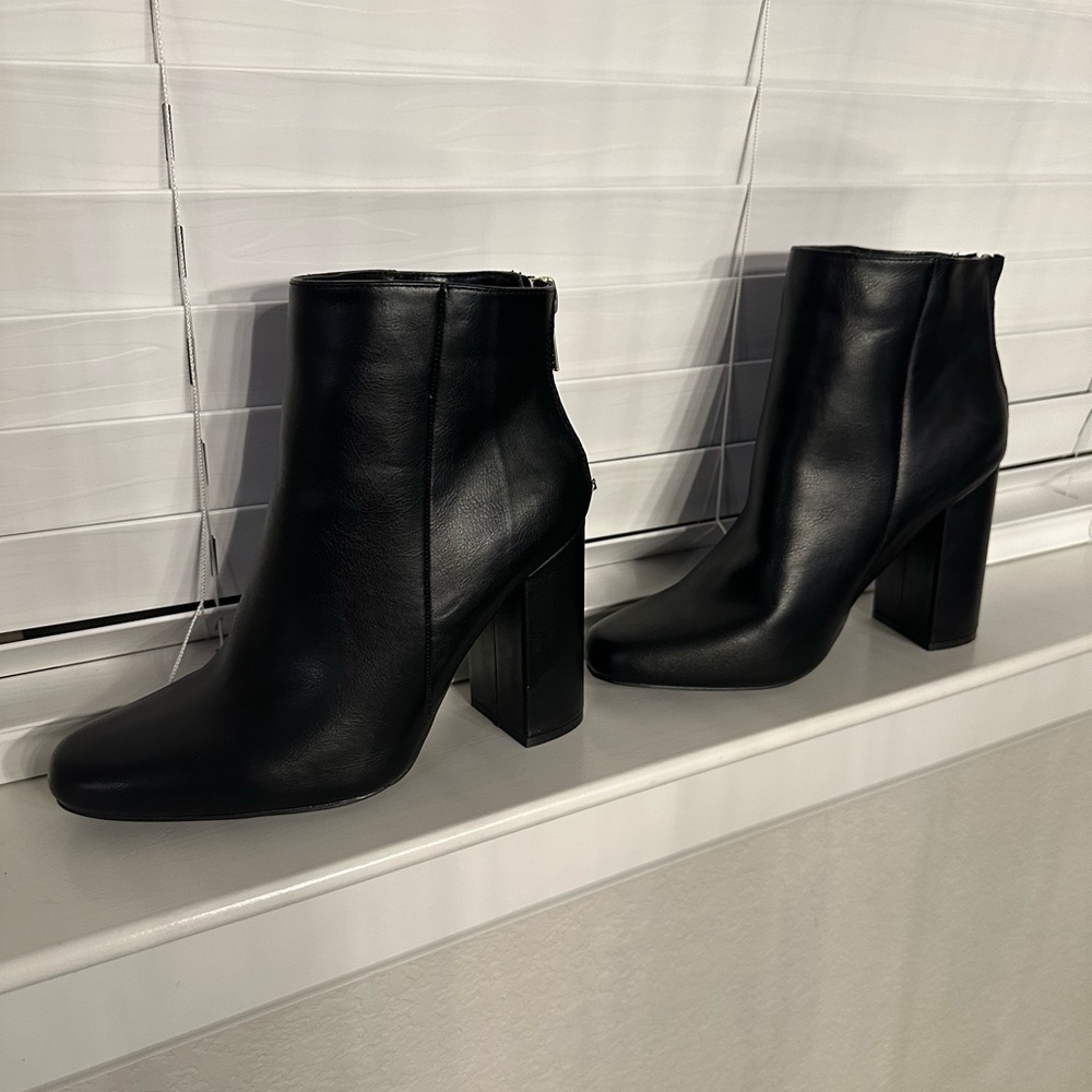 Amazing black block heeled booties! Size 9.5